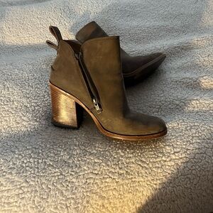 UGG  Heeled Ankle Boots